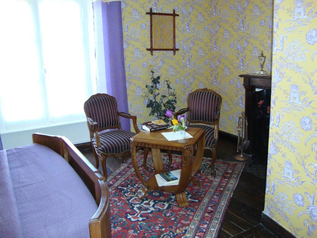 Bed and Breakfast Domaine de la Dame de Laurière à Solignac Chambre photo
