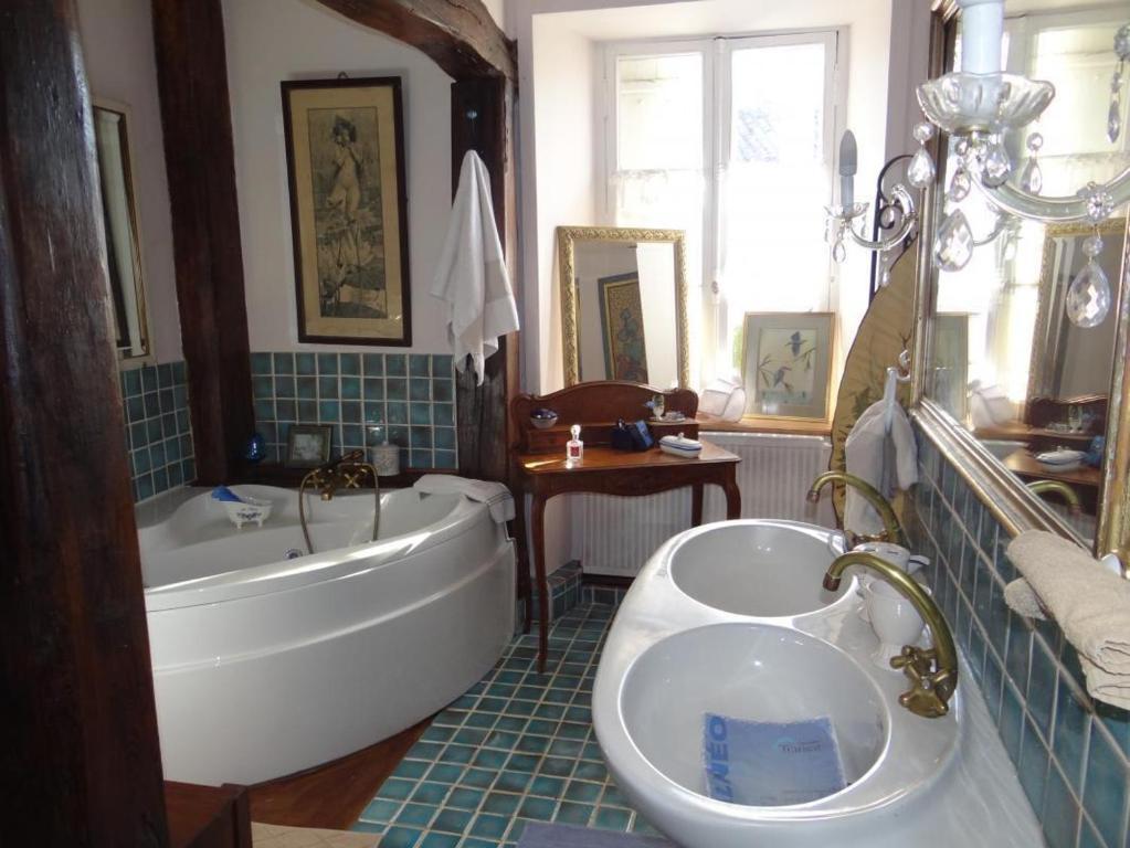 Bed and Breakfast Domaine de la Dame de Laurière à Solignac Chambre photo
